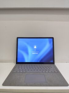 Microsoft Surface Laptop 2|Core i5, 8GB Ram, 2568GB SSD.