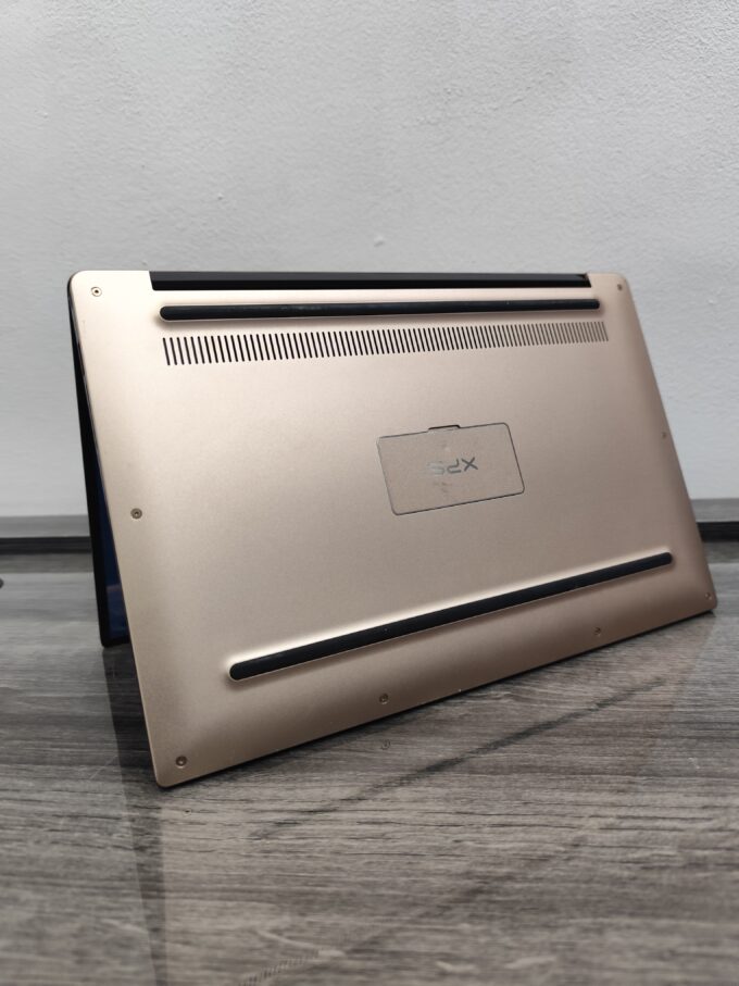 Dell XPS 13 9360 Touch| Core i7| 8GB RAM| 256GB SSD| Gold