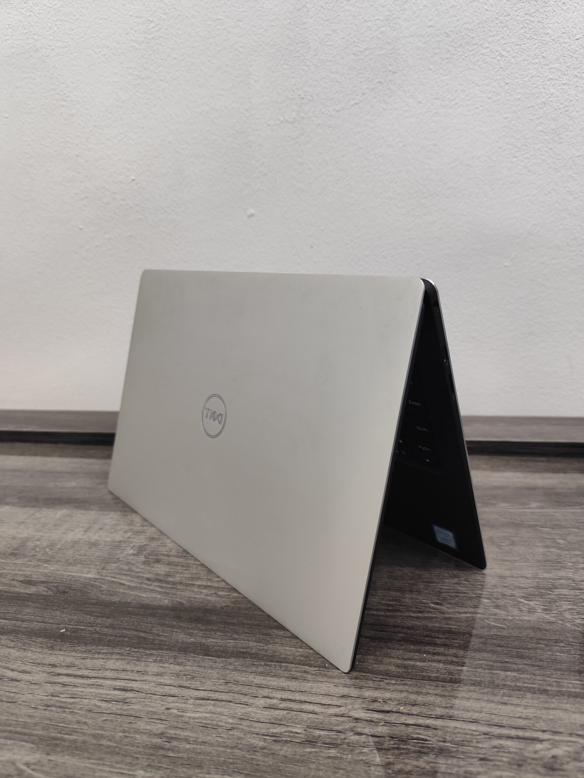 Dell XPS 13 9370 i7 16GB 1TB 4K タッチ 71AEevZTxyL._UF350,350_QL50_.jpg