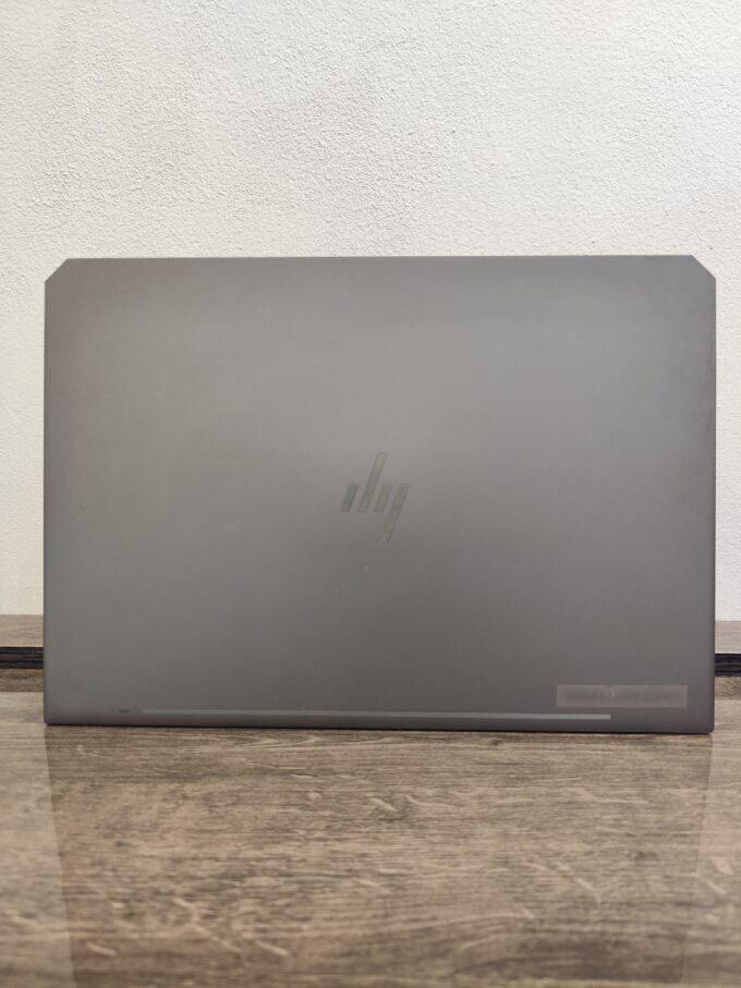 HP Zbook Studio G5|Xeon| 32GB Ram DDR4|1TB SSD| Quadro P1000 4GB