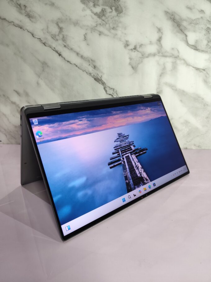 Dell Latitude 9520 x360 Touch| Core i7| 16GB RAM| 512GB SSD|